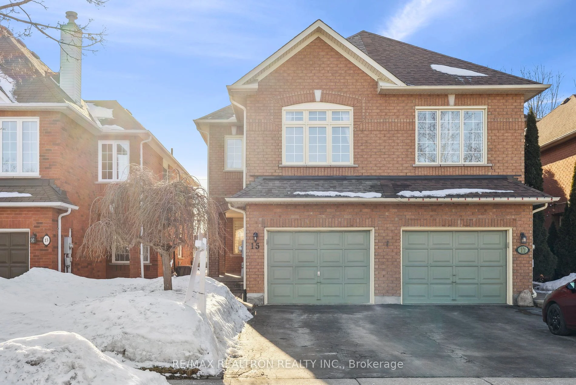 15 Widdifield Avenue, Newmarket, On L3x 1z4