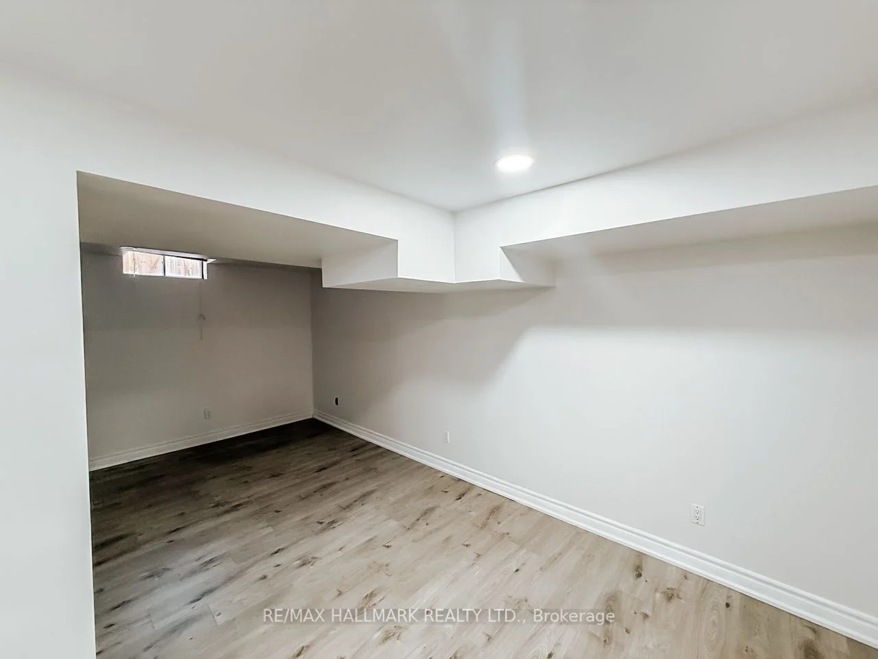 30 Beasley Drive BSMNT, Richmond Hill, ON L4C 7Z5