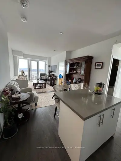 95 Oneida Crescent Sw 1810, Richmond Hill, On L4b 0h5