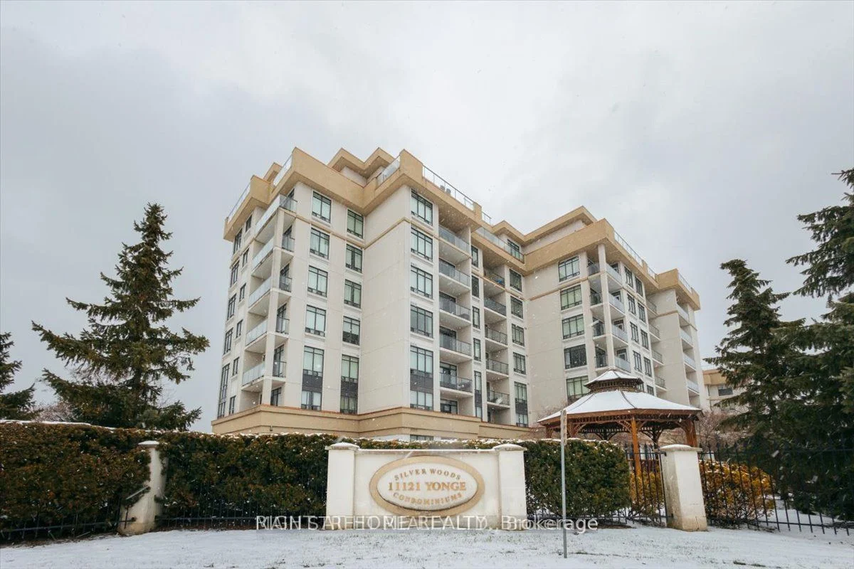 Condo Apartment in Richmond Hill