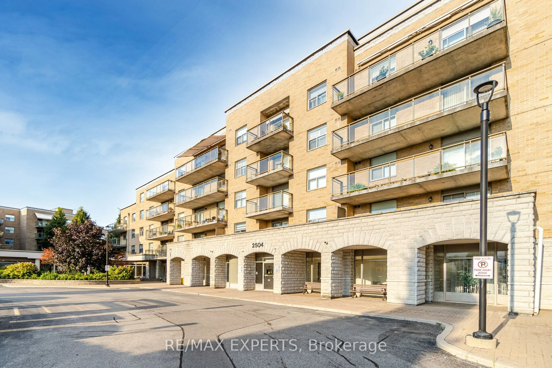Condo Apartment in Vaughan
