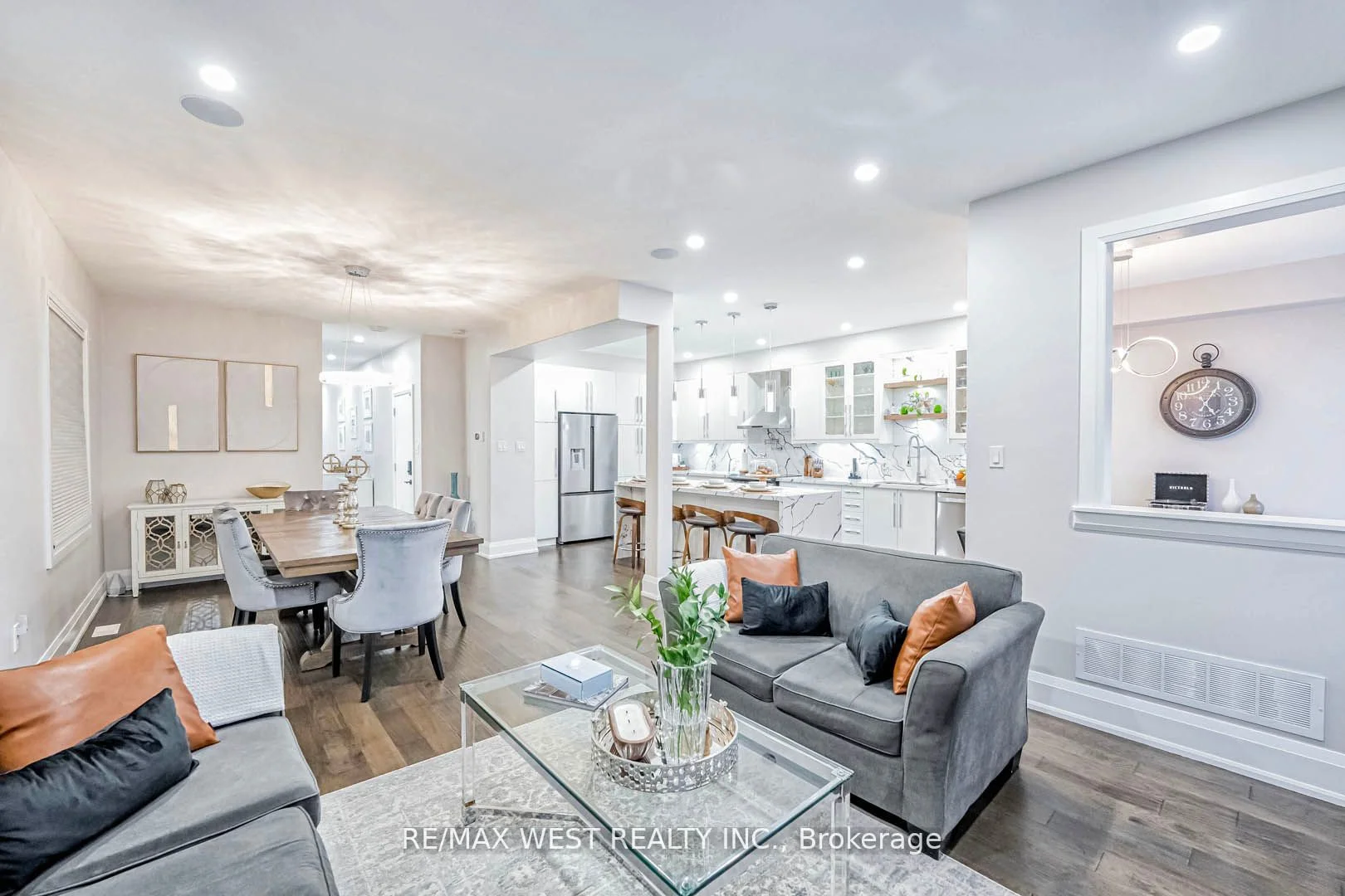 Detached in New Tecumseth