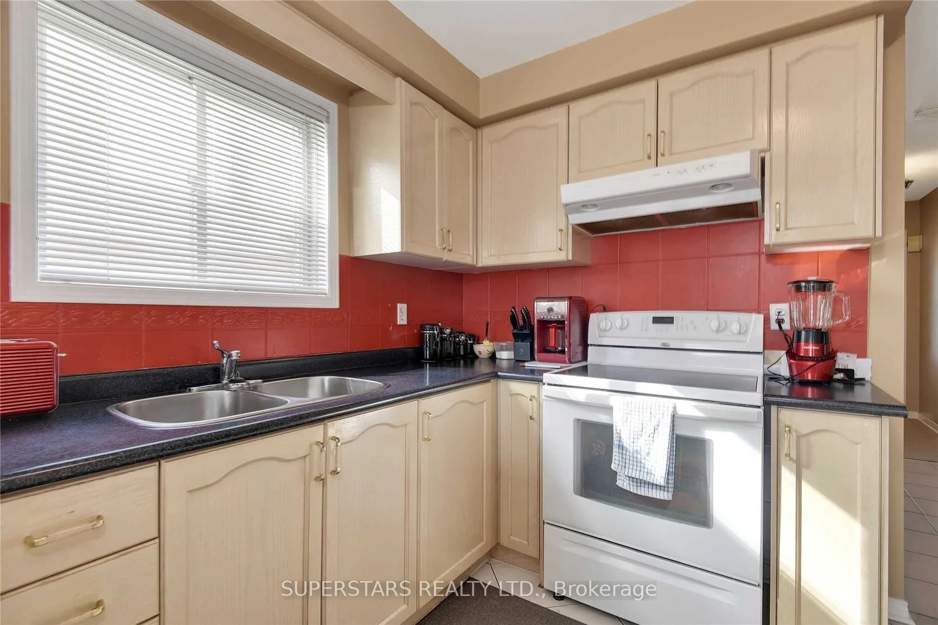 225 Walker Avenue Upper, Bradford West Gwillimbury, ON L3Z 1Y5
