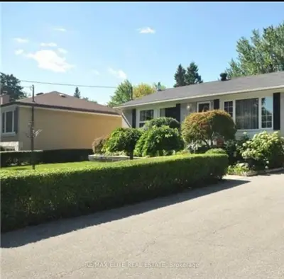 172 Felix Road E, Richmond Hill, On L4c 3m9
