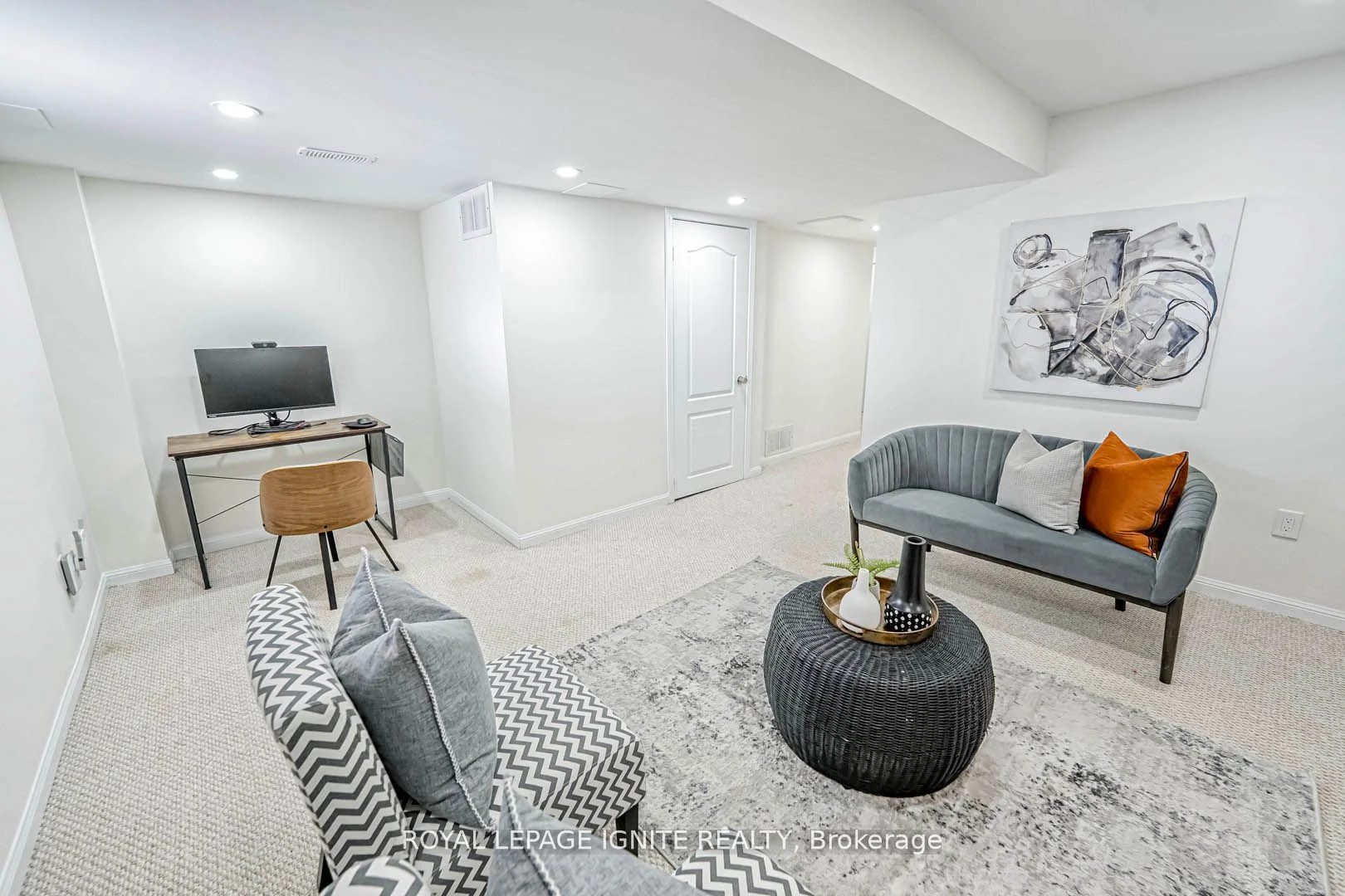 7 Natale Court, Bradford West Gwillimbury, ON L3Z 3B1