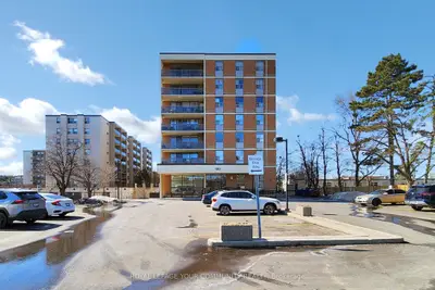 Condo Apartment in Markham