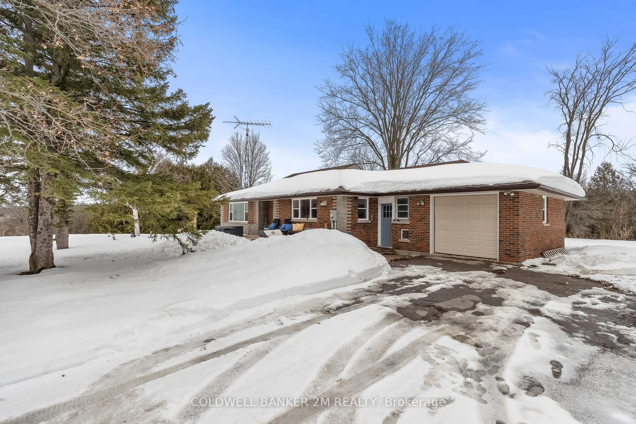 Detached in Brock