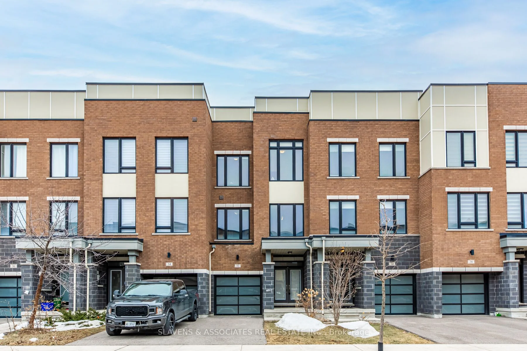 Att/Row/Townhouse in Vaughan