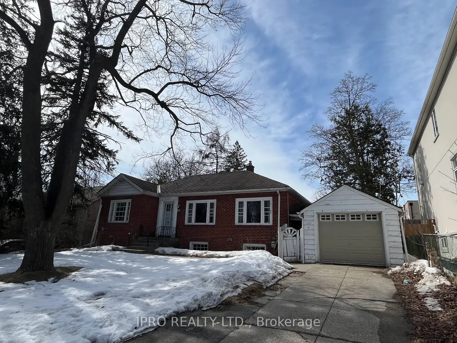 82 Church Street S, Richmond Hill, On L4c 1w3