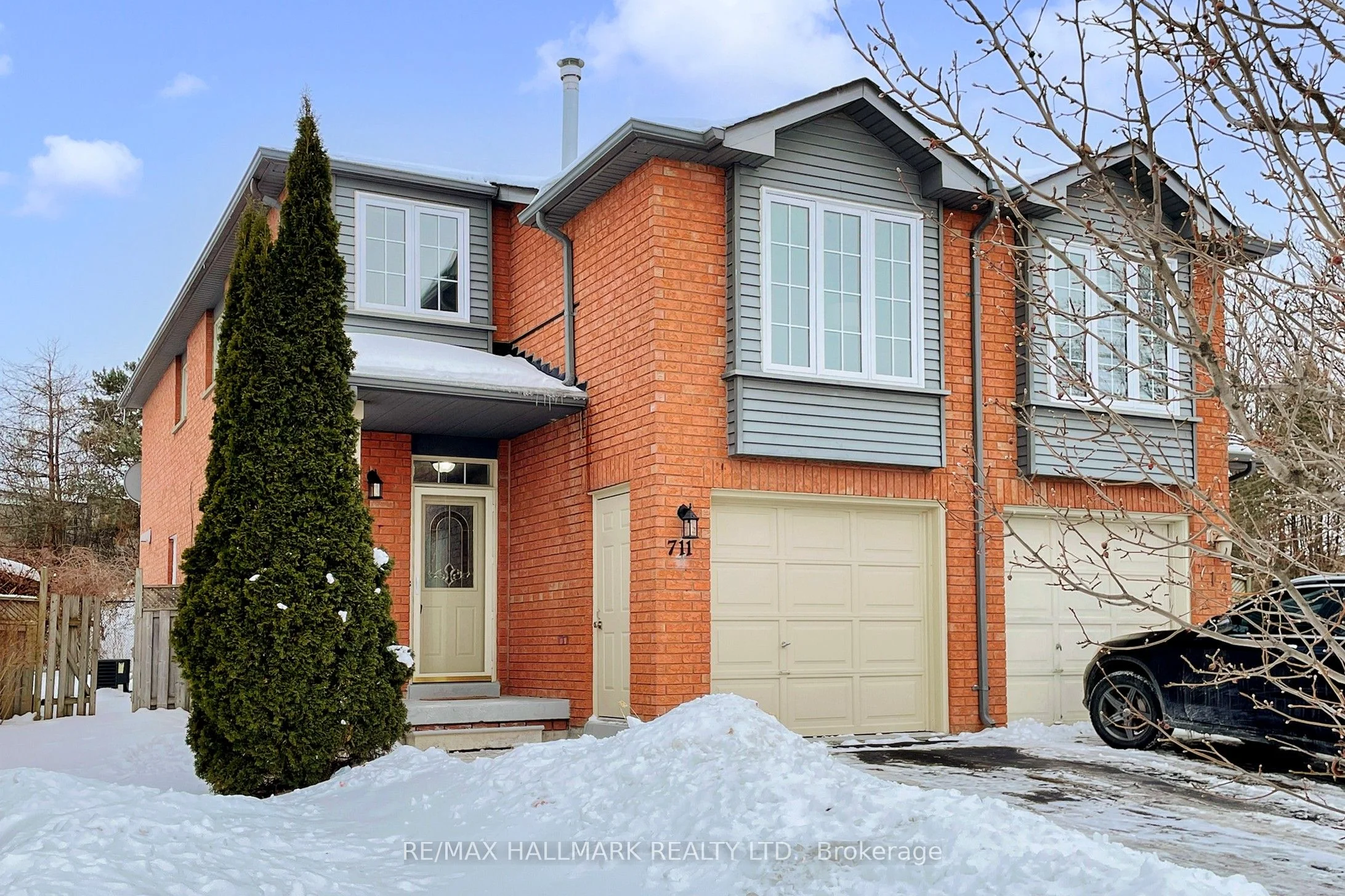 711 Walpole Crescent, Newmarket, On L3x 2b3