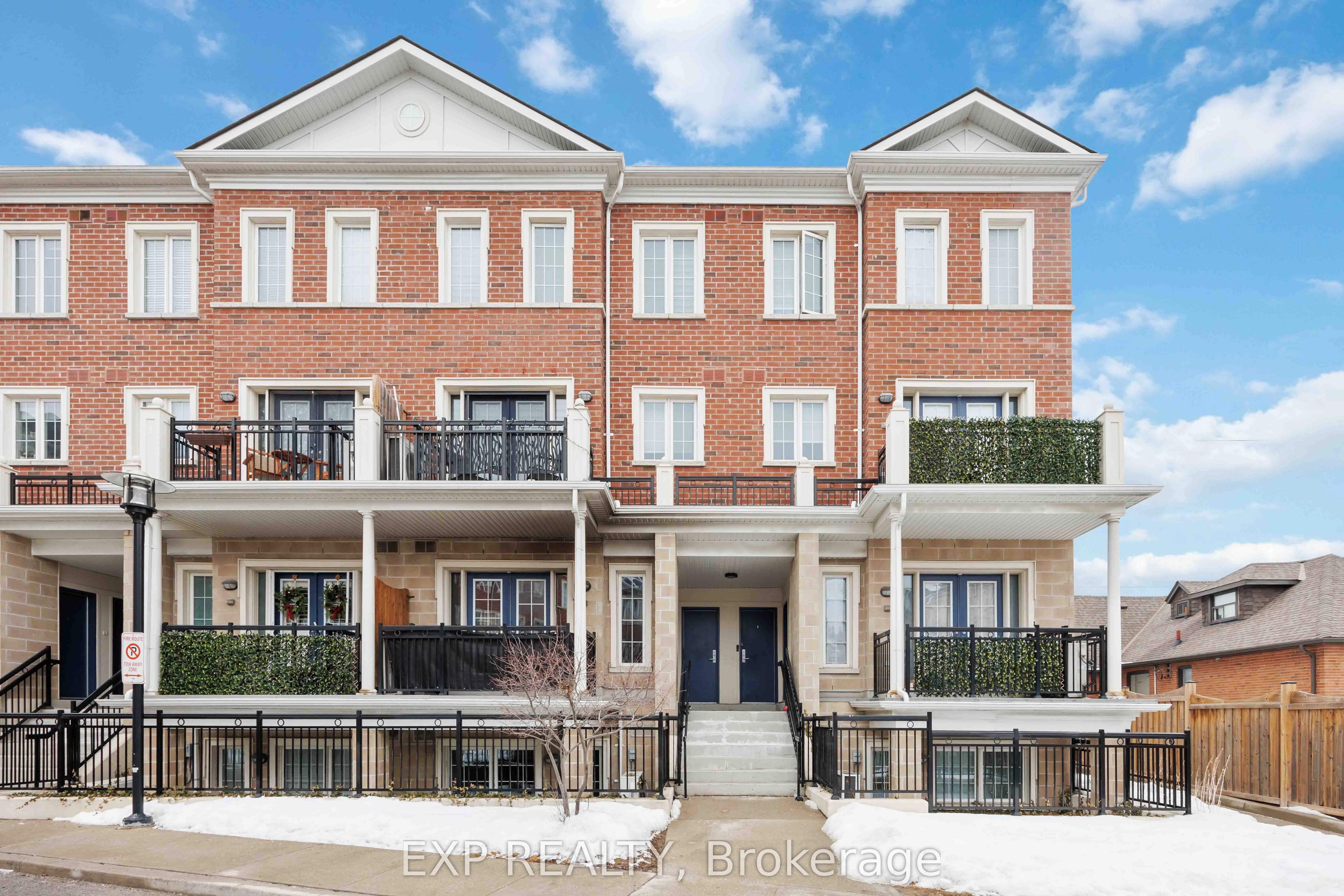 Condo Townhouse in Vaughan