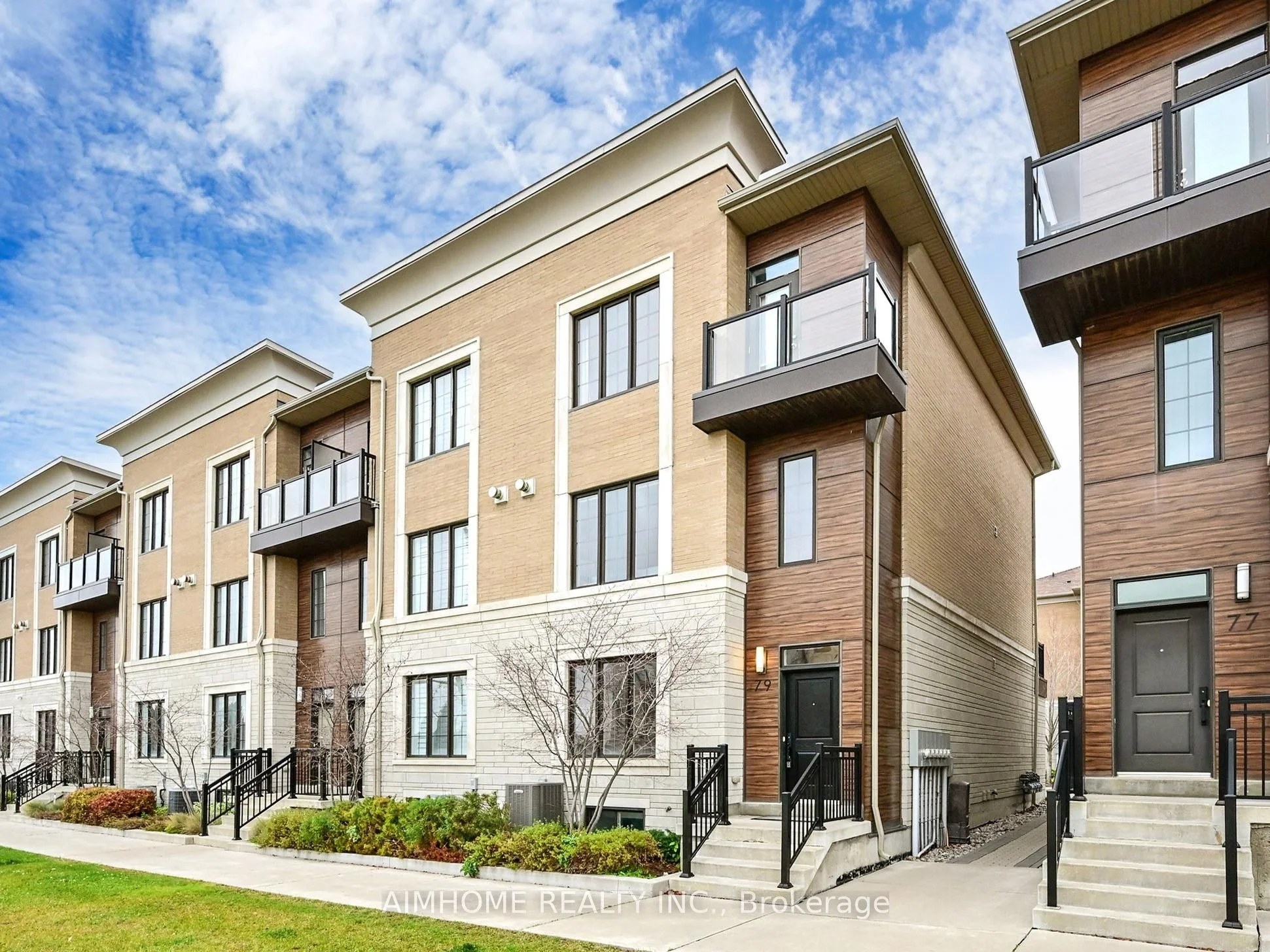 Condo Townhouse in Markham