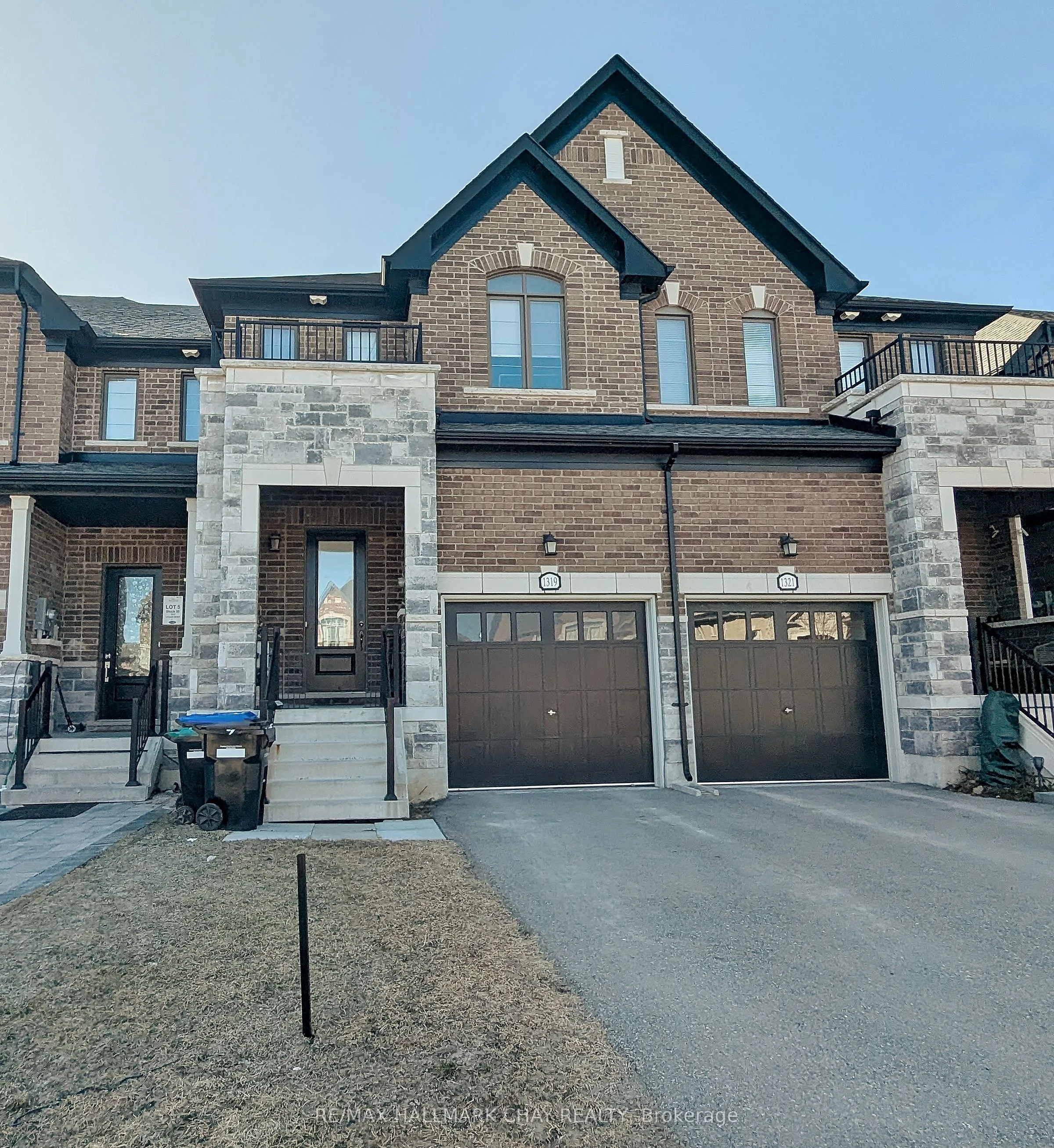 Att/Row/Townhouse in Innisfil