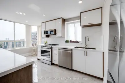 33 Weldrick Road E 1410, Richmond Hill, On L4c 8w4