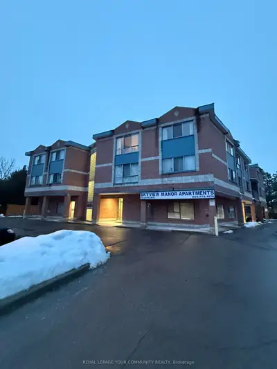 Co-op Apartment in Richmond Hill