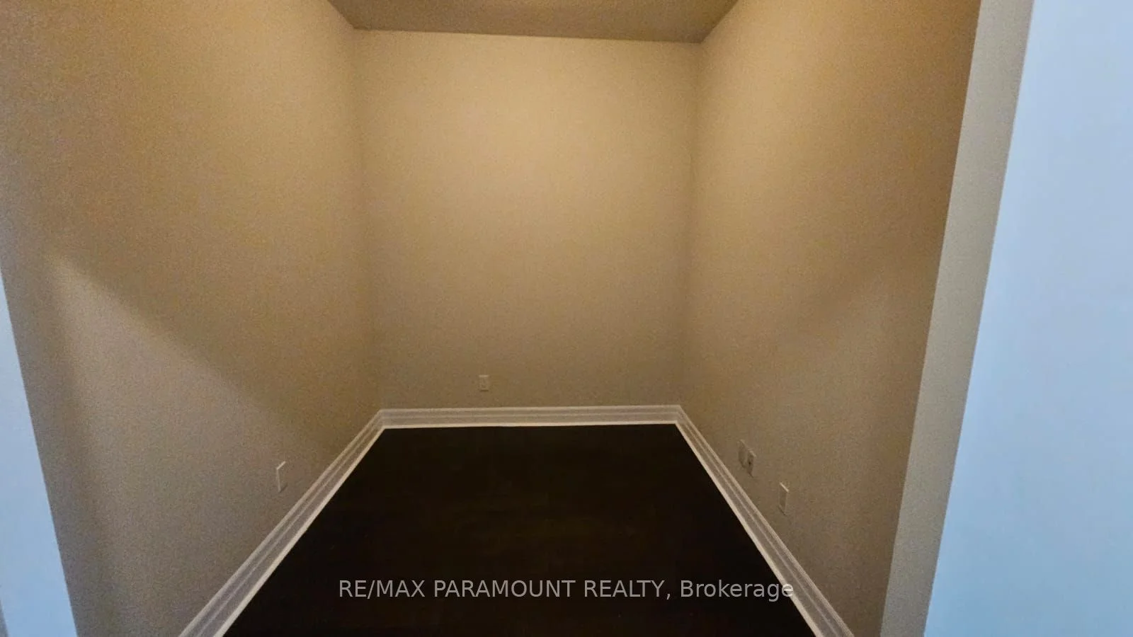 8110 Birchmount Road 512e, Markham, On L6g 0e3
