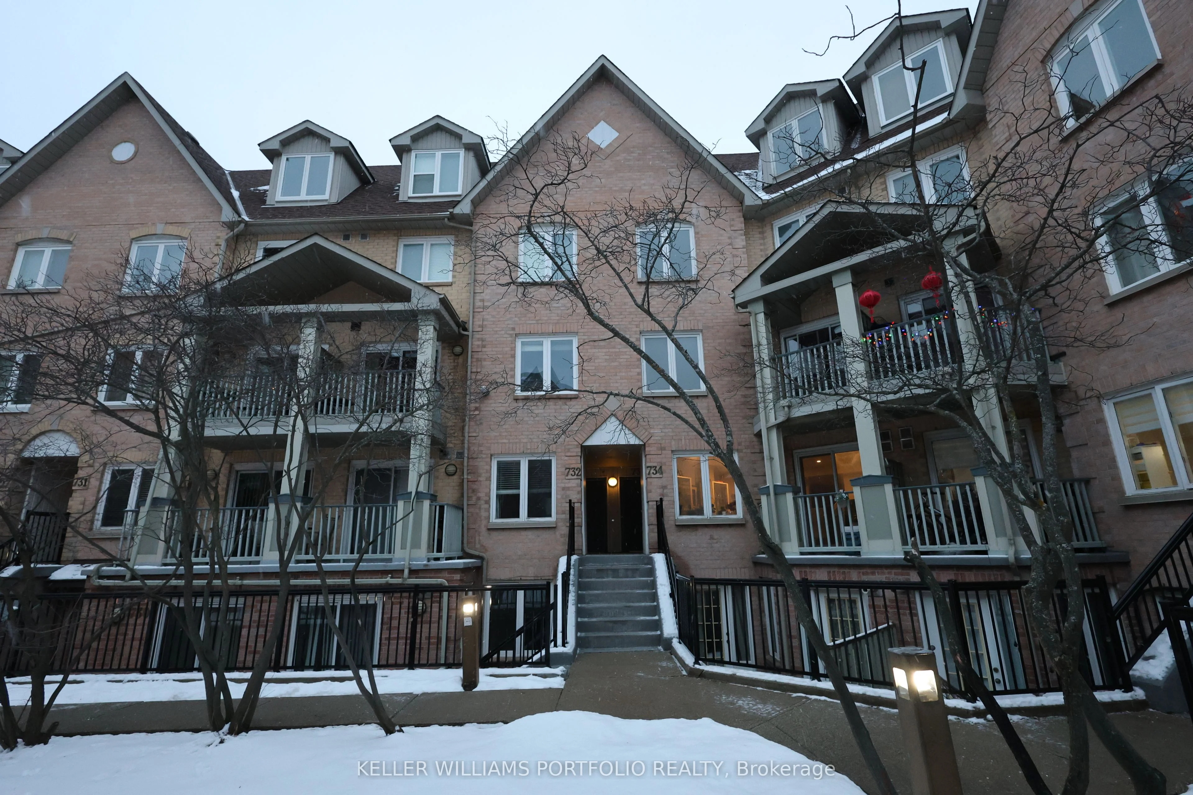 75 Weldrick Road E 733, Richmond Hill, On L4c 0h9