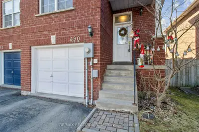 490 Ainsworth Drive, Newmarket, On L3y 8r5