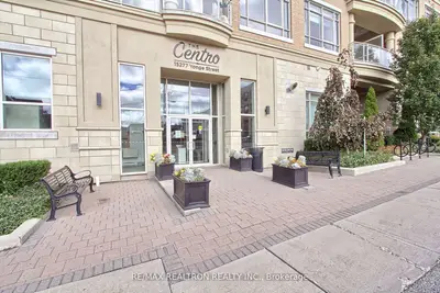 Condo Apartment in Aurora