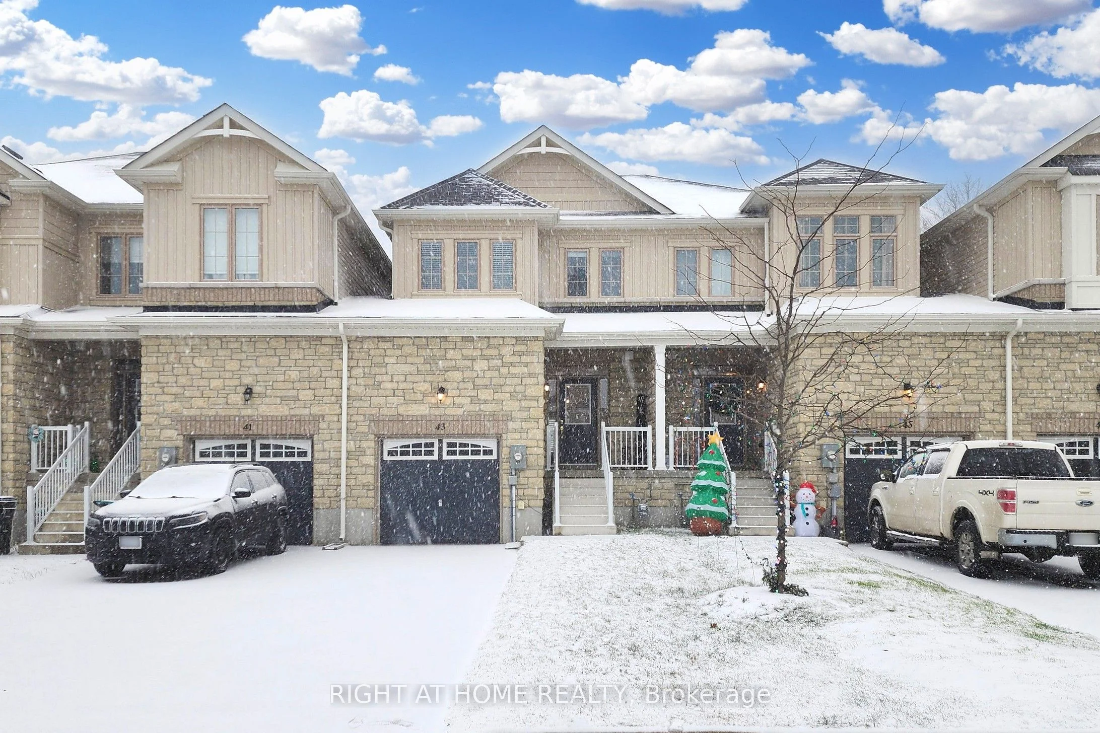 43 Greenwood Drive, Essa, On L0m 1b4