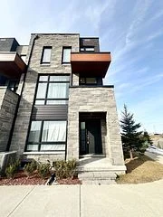 Att/Row/Townhouse in Vaughan