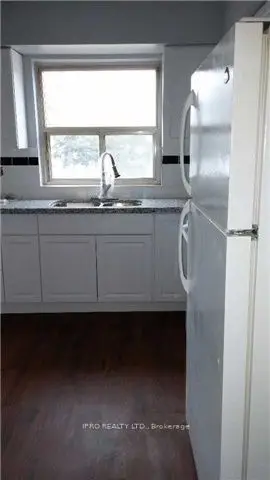 Triplex in Richmond Hill