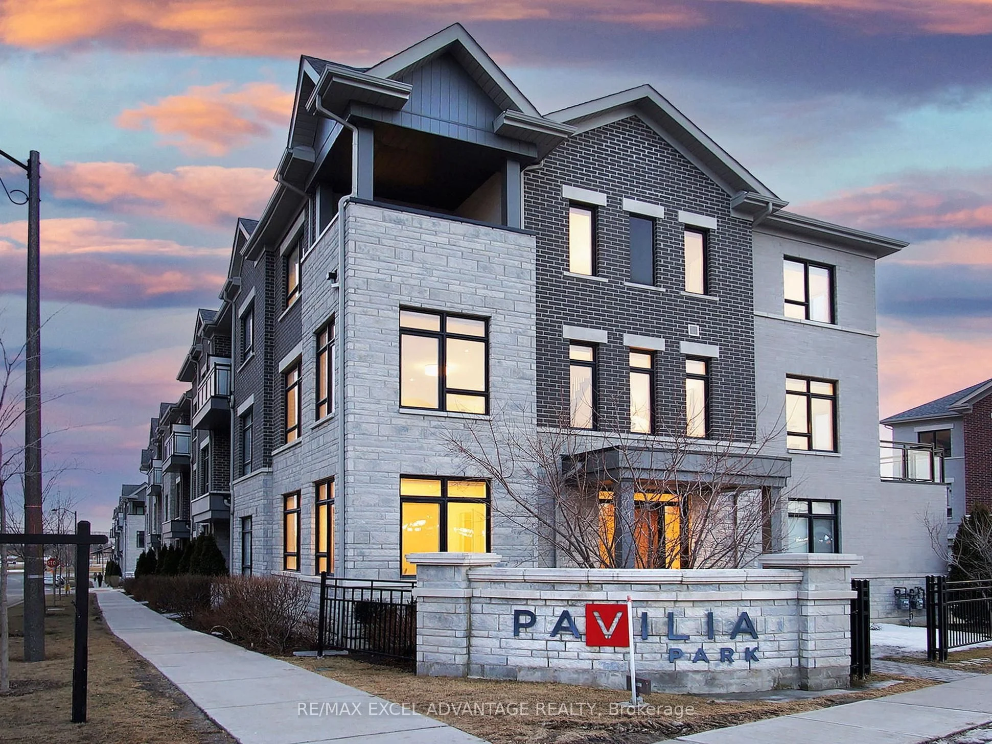 Condo Townhouse in Markham