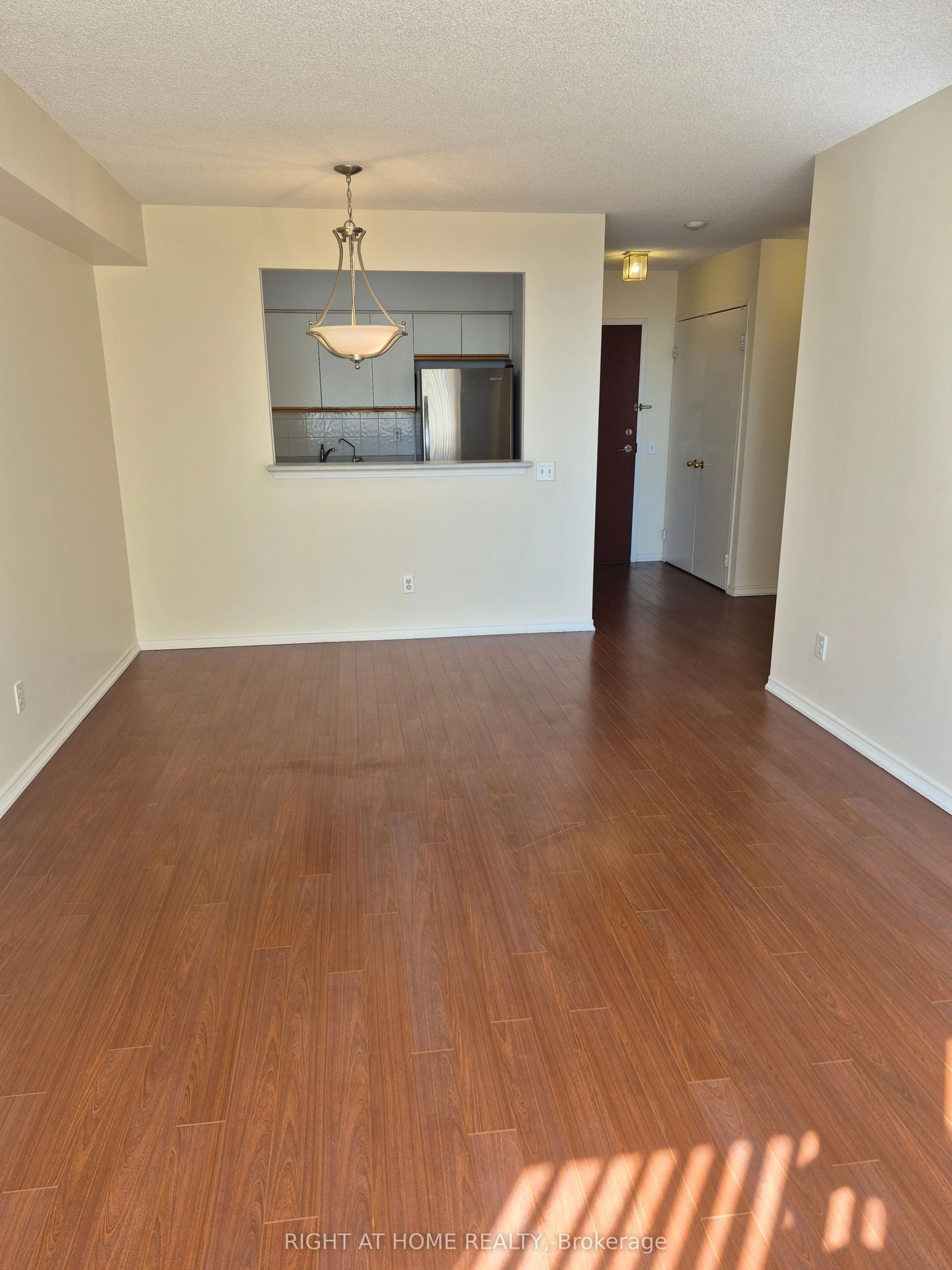 Condo Apartment in Vaughan