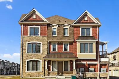 52 William F Bell Parkway, Richmond Hill, On L4s 0k1
