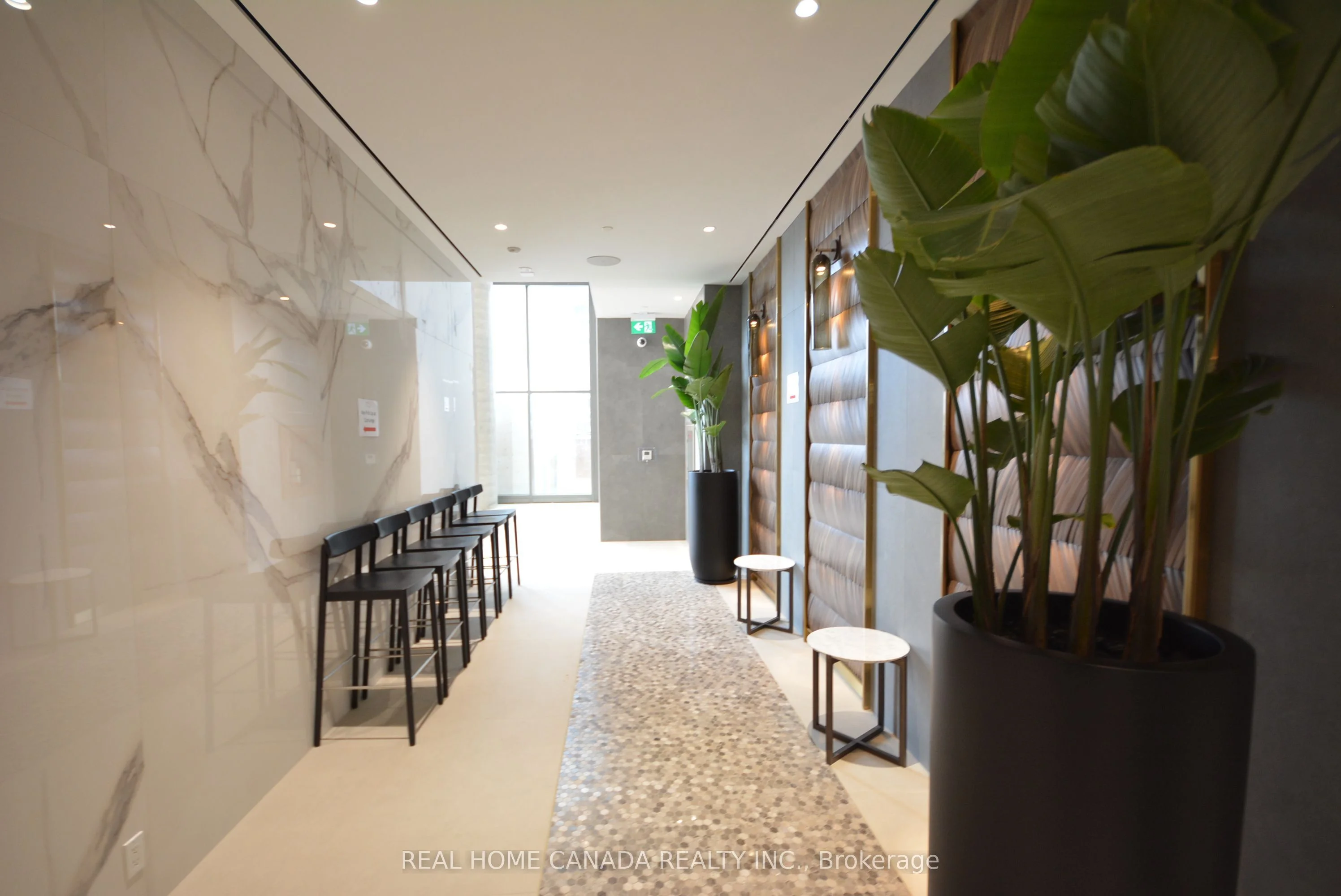 7890 Jane Street 1712, Vaughan, ON L4K 0K9