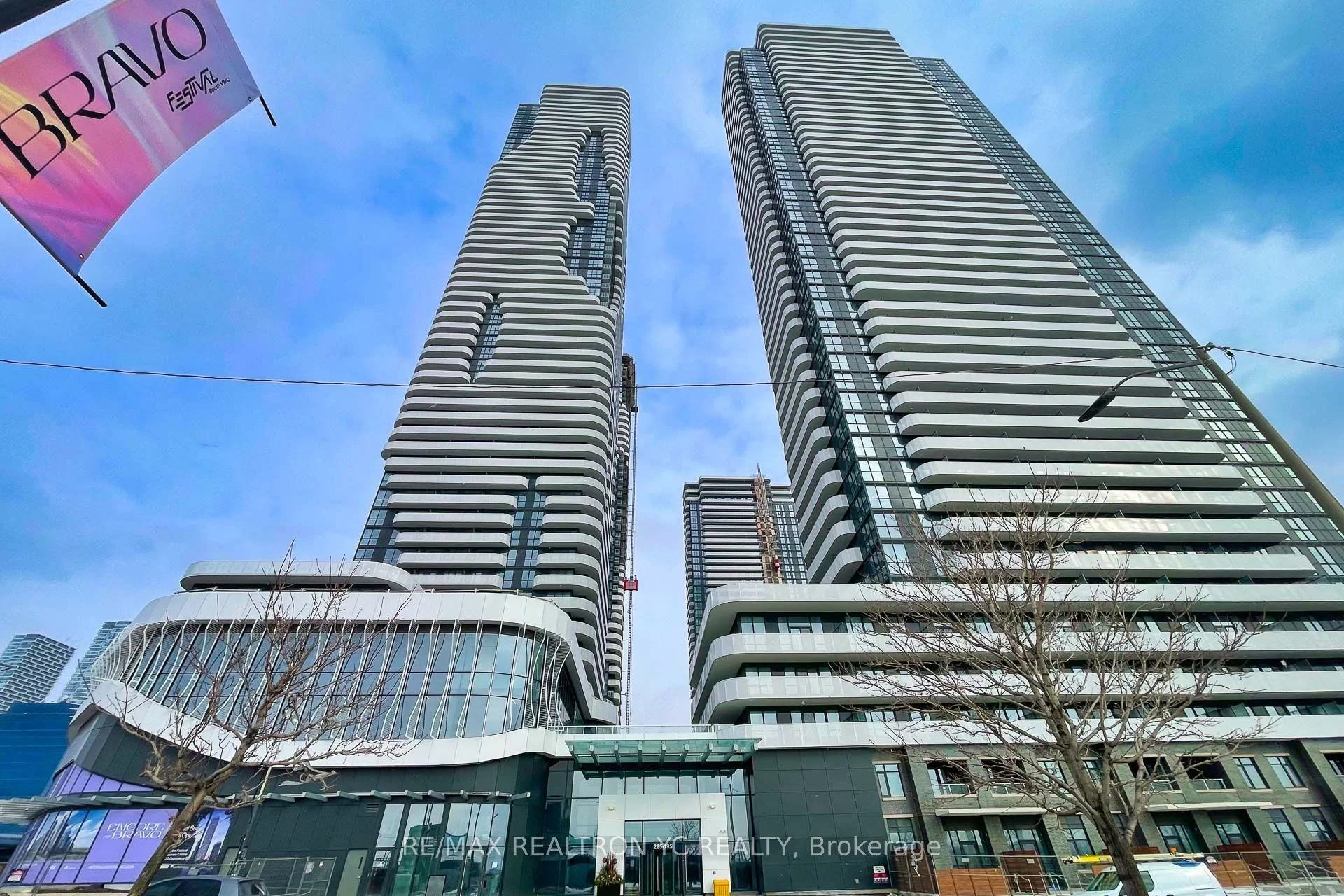225 Commerce Street 1803, Vaughan, On L4k 0r1