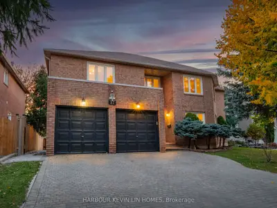 Detached in Richmond Hill