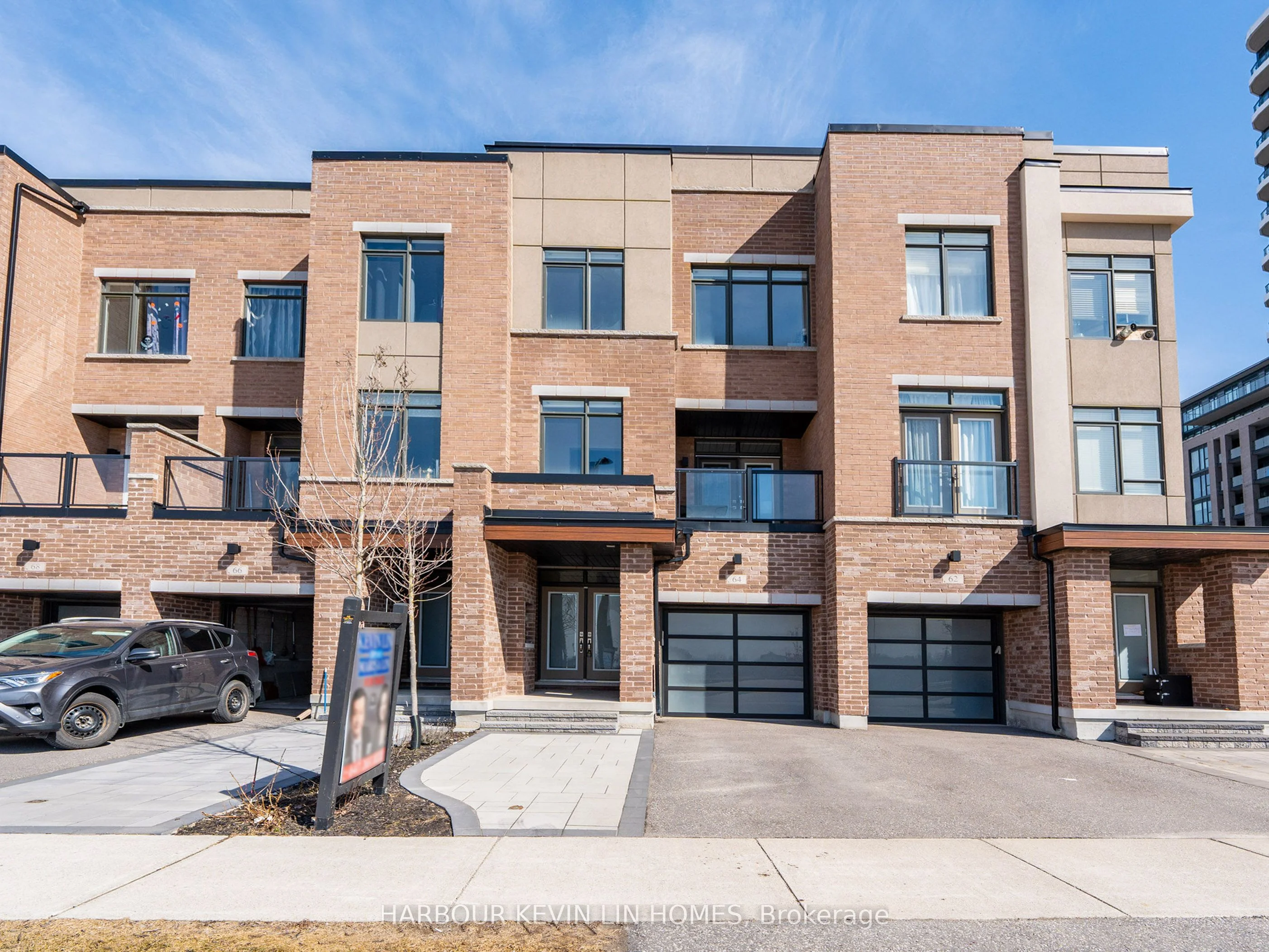 Att/Row/Townhouse in Vaughan