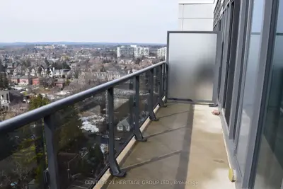 Condo Apartment in Richmond Hill