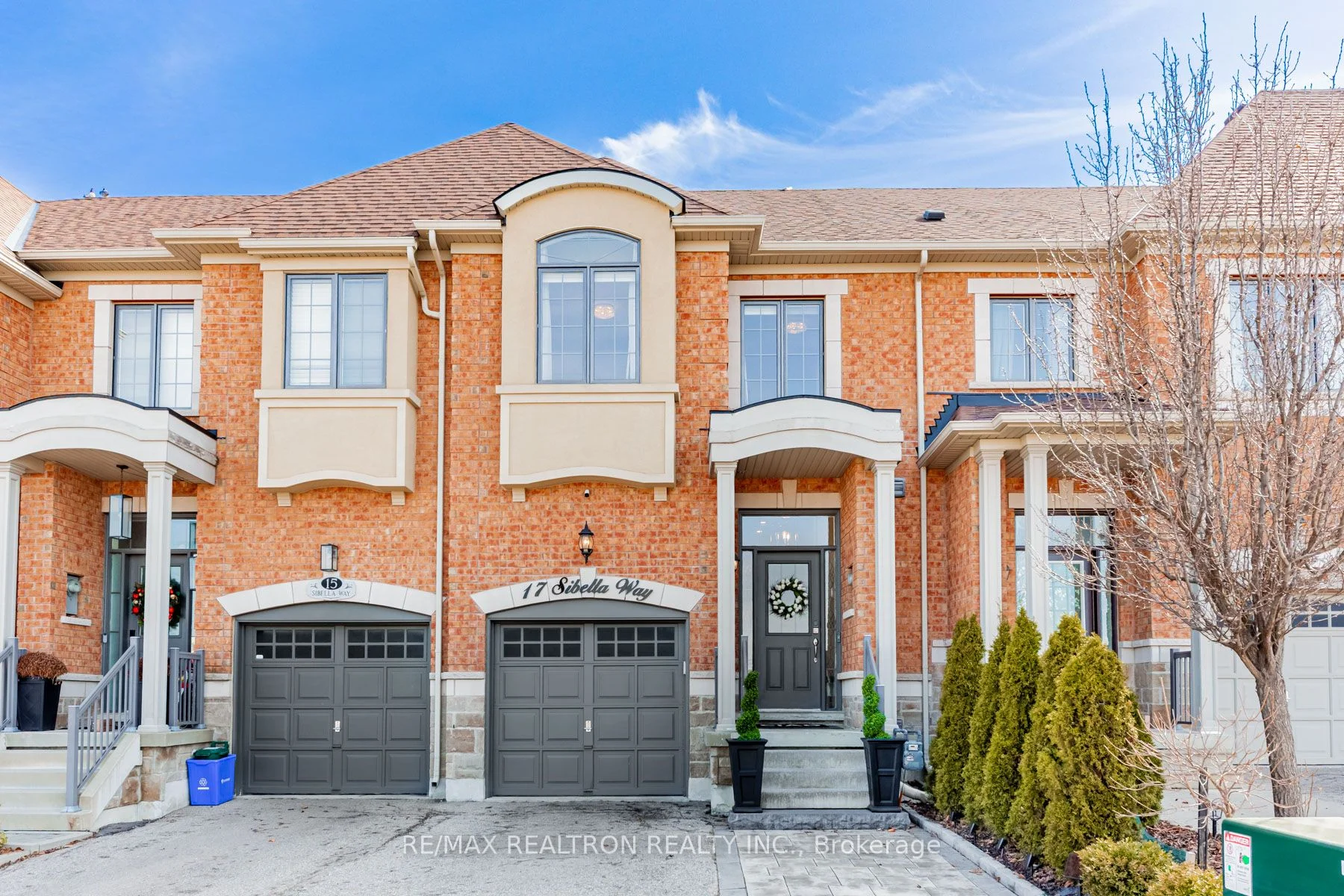 Att/Row/Townhouse in Vaughan