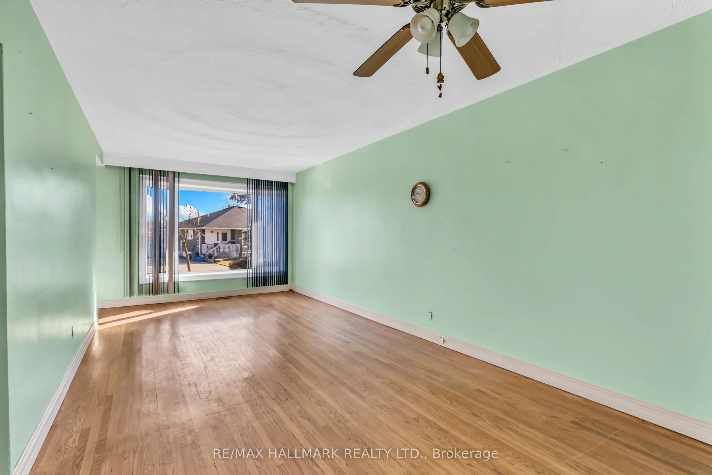 228 Septonne Avenue, Newmarket, ON L3Y 2W6