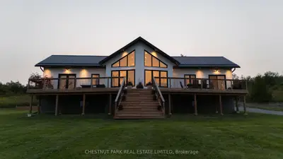 Detached in Brock