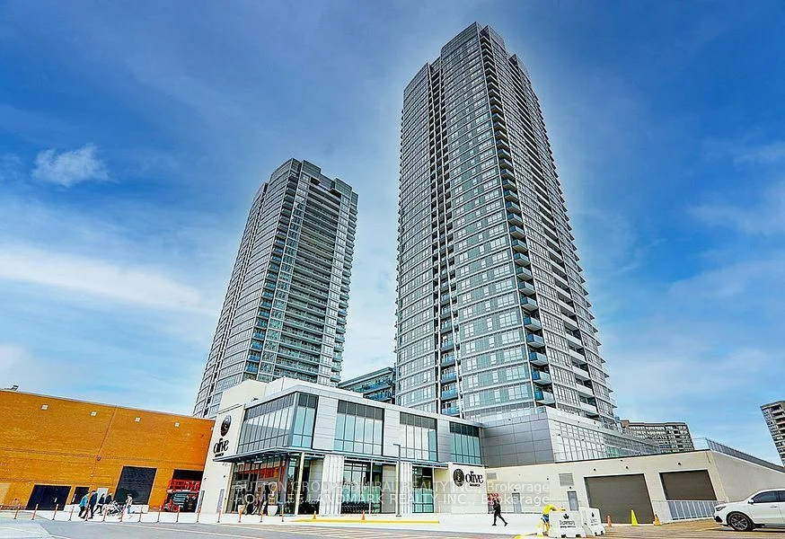 Condo Apartment in Vaughan