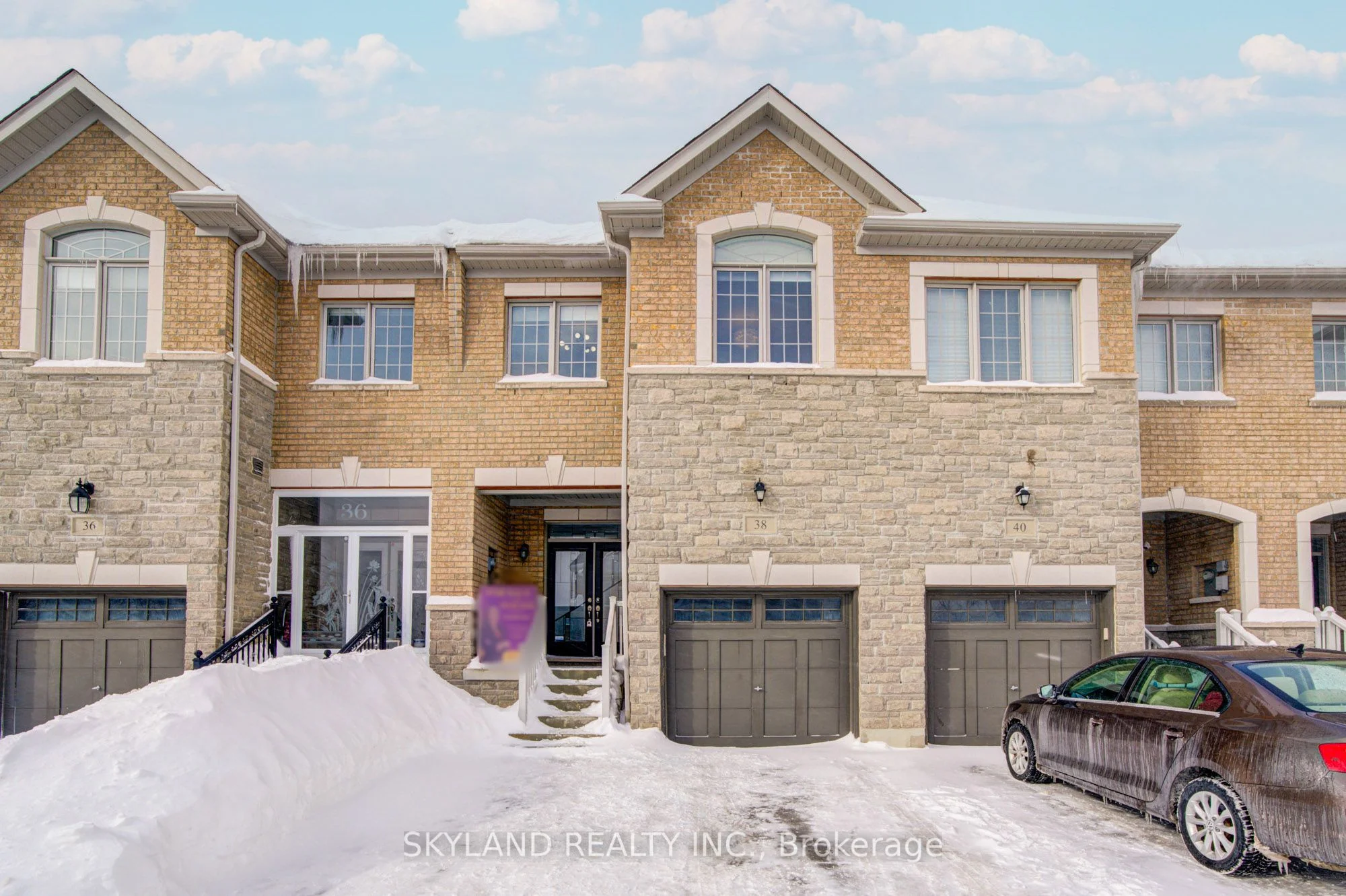 Att/Row/Townhouse in Richmond Hill