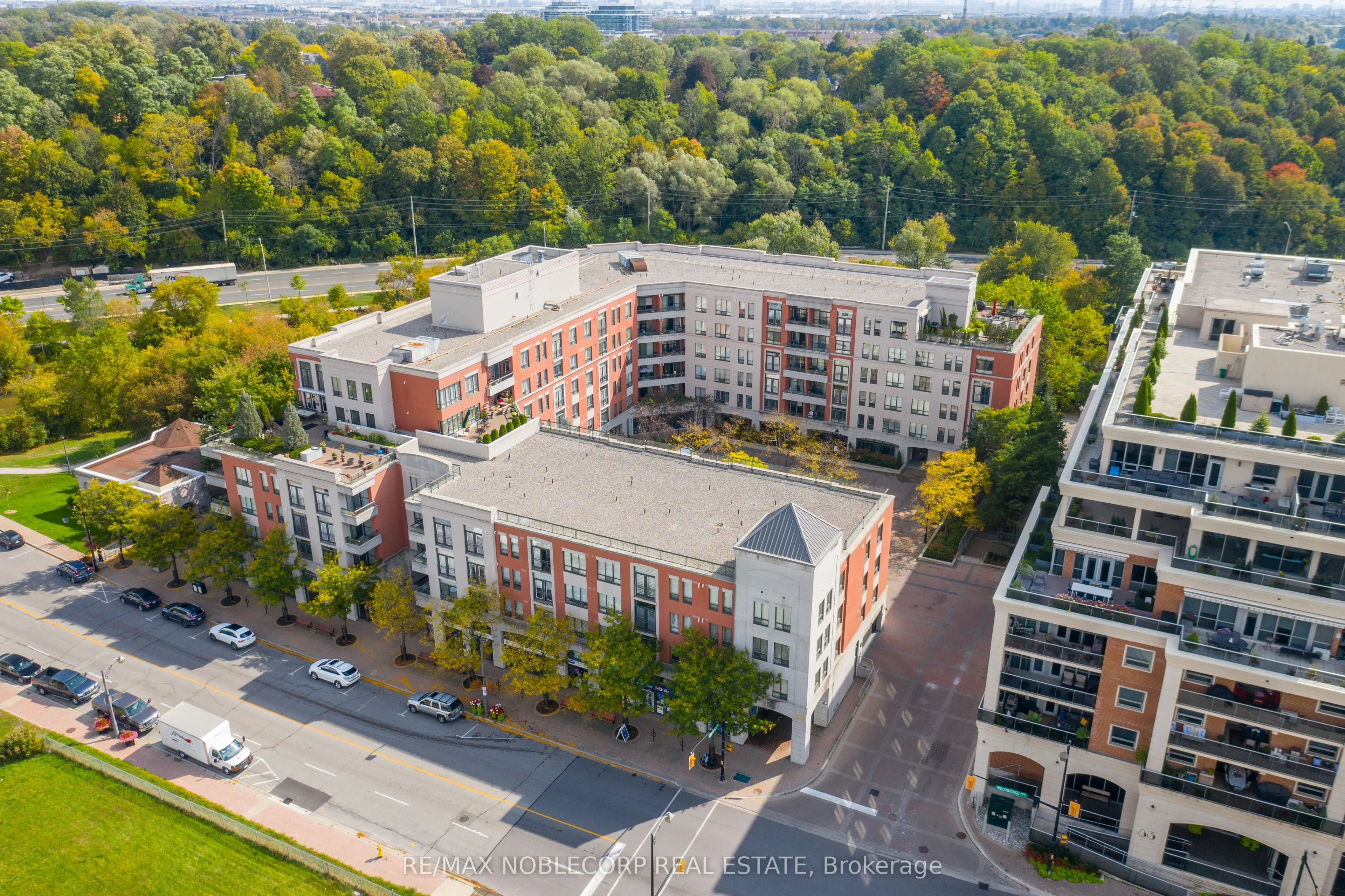 Condo Apartment in Vaughan