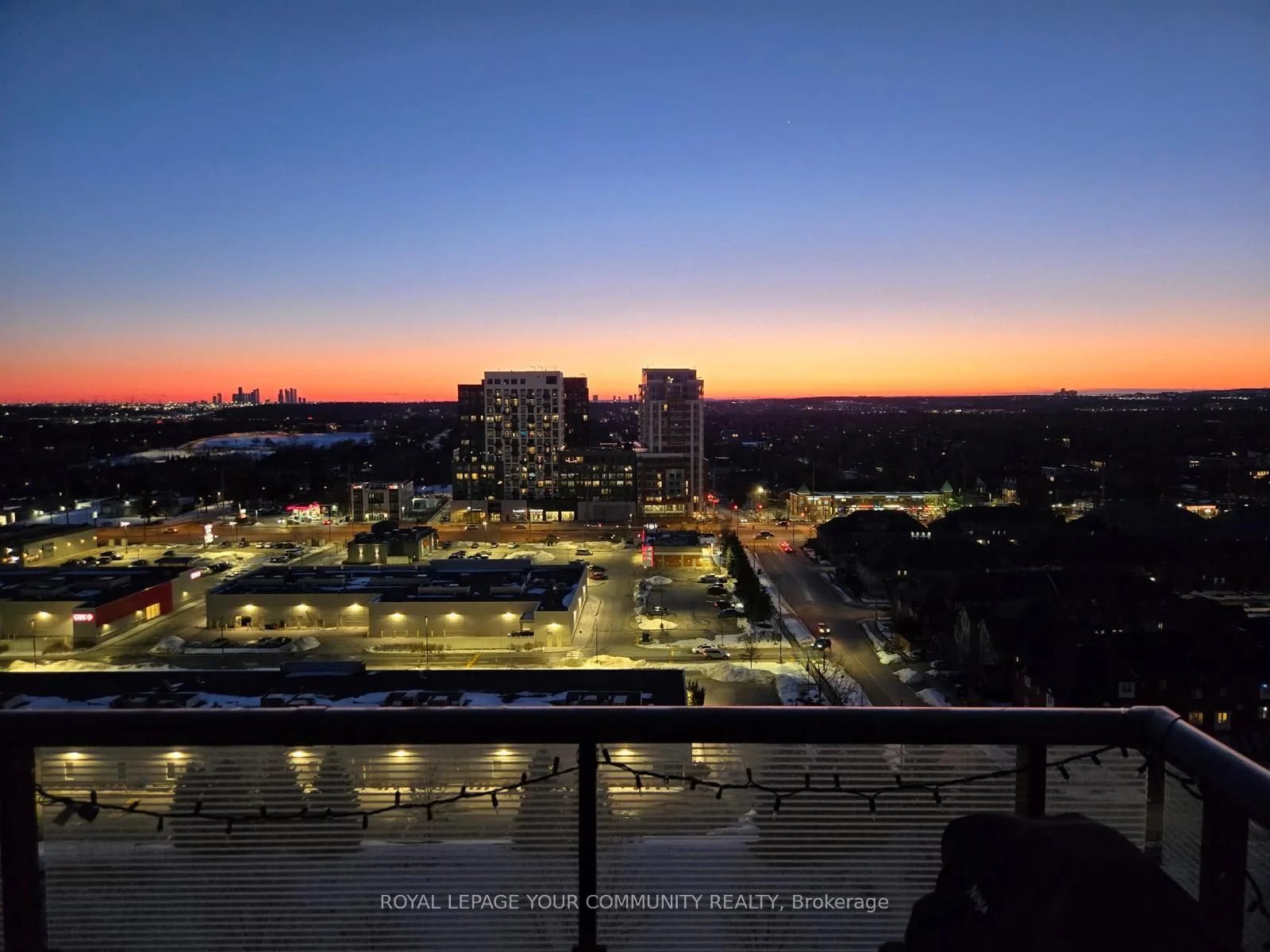 Condo Apartment in Richmond Hill