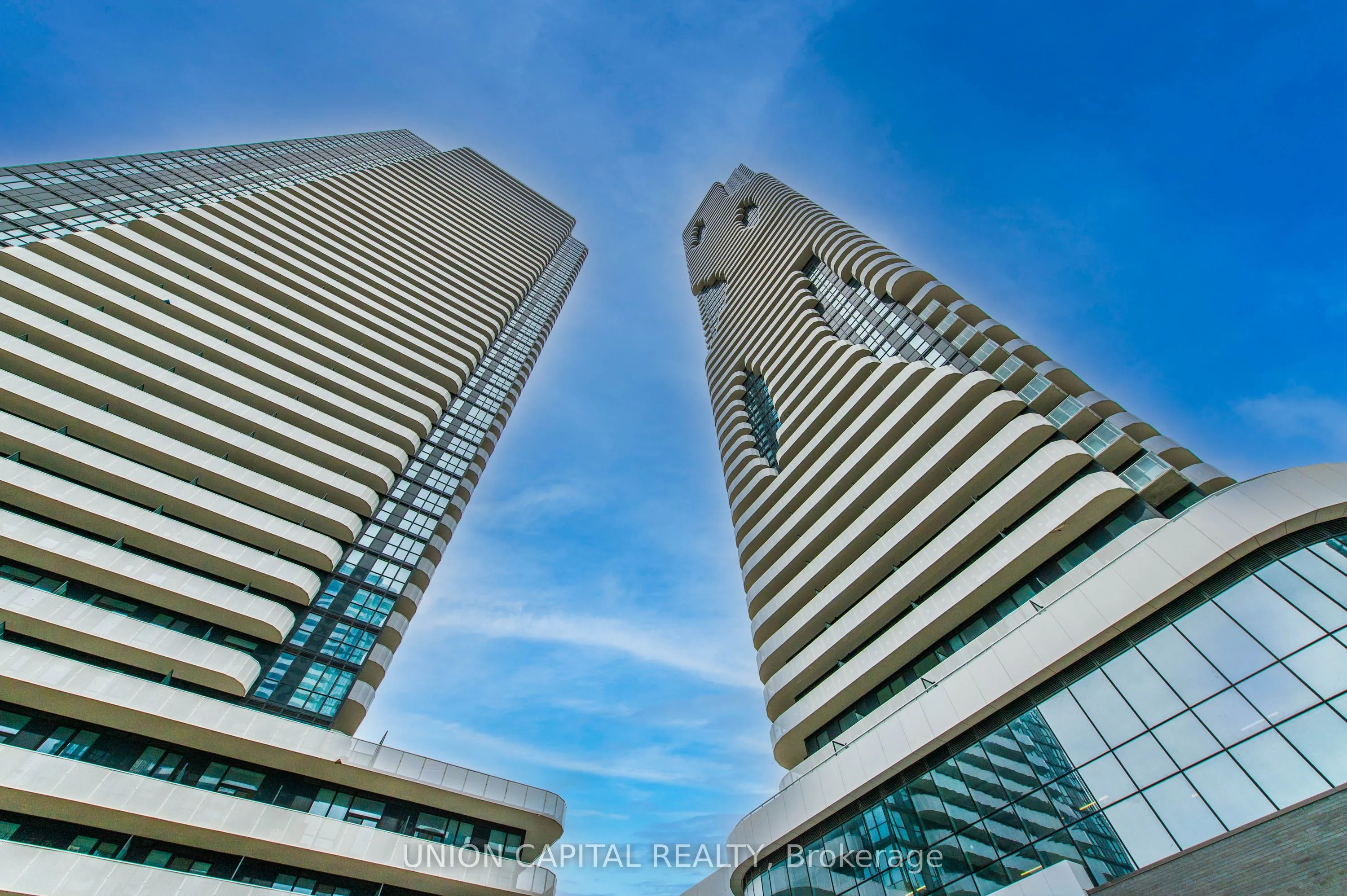 Condo Apartment in Vaughan