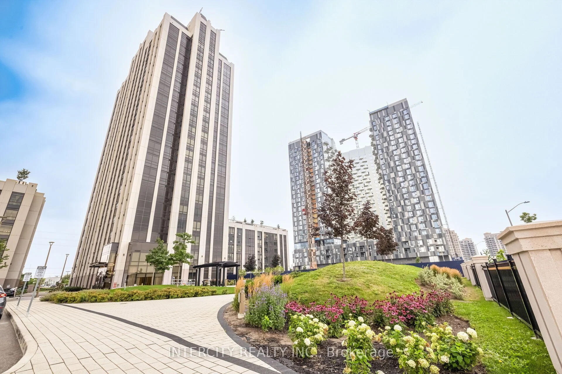 9085 Jane Street 1802, Vaughan, On L4k 0l8
