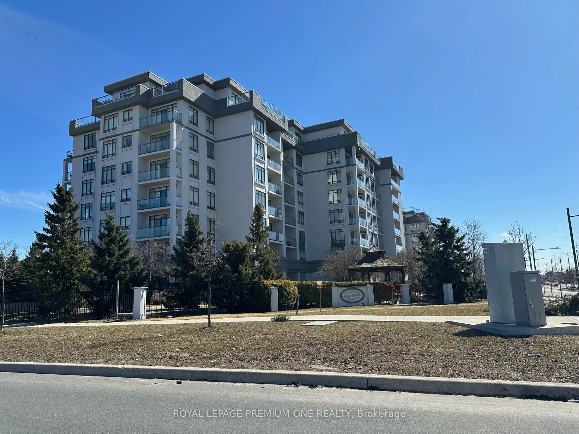 11121 Yonge Street 617, Richmond Hill, On L4c 0s7