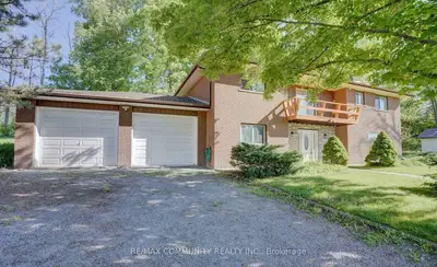 Detached in Brock