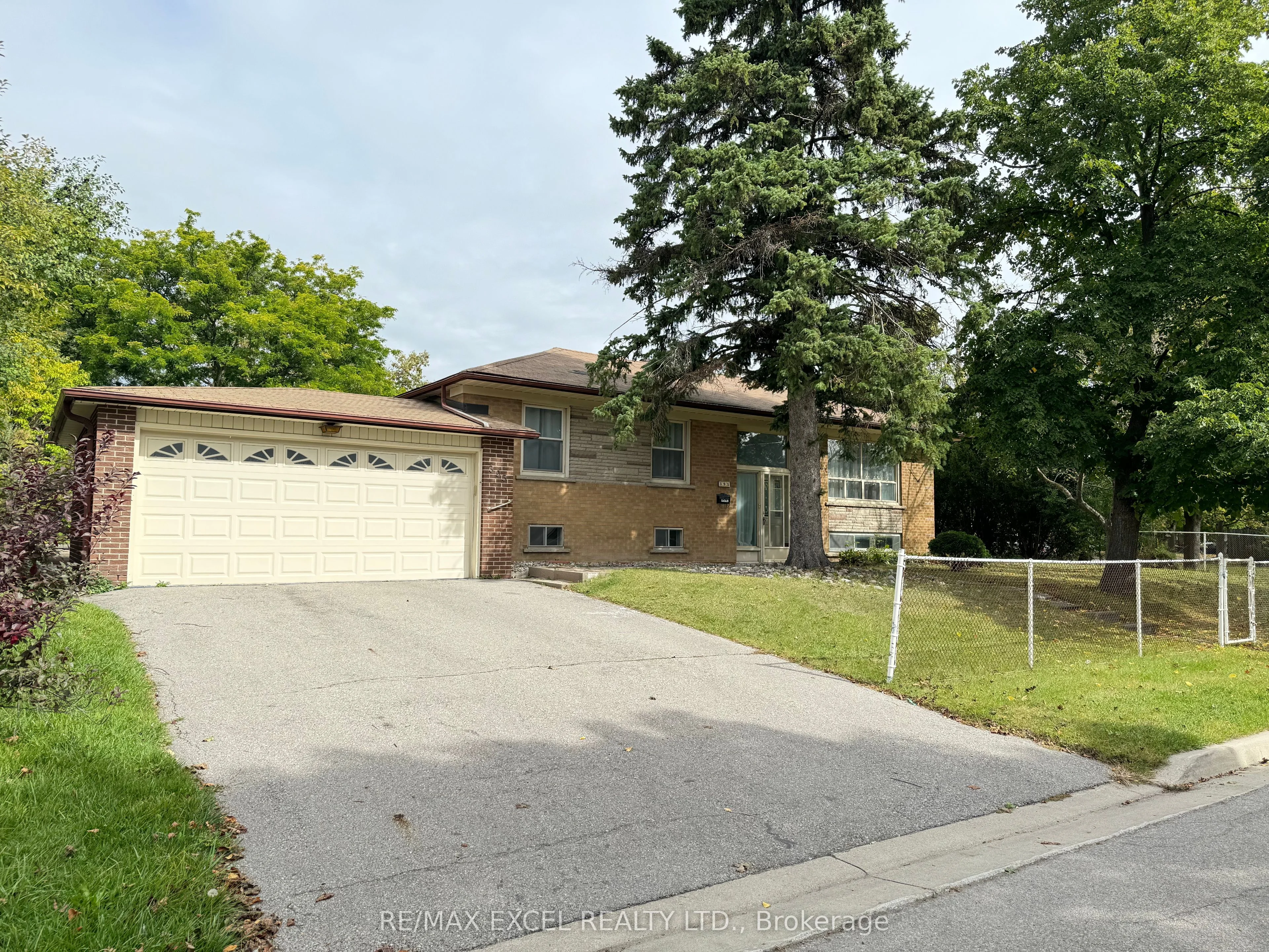 395 Alper Street, Richmond Hill, ON L4C 2Z3