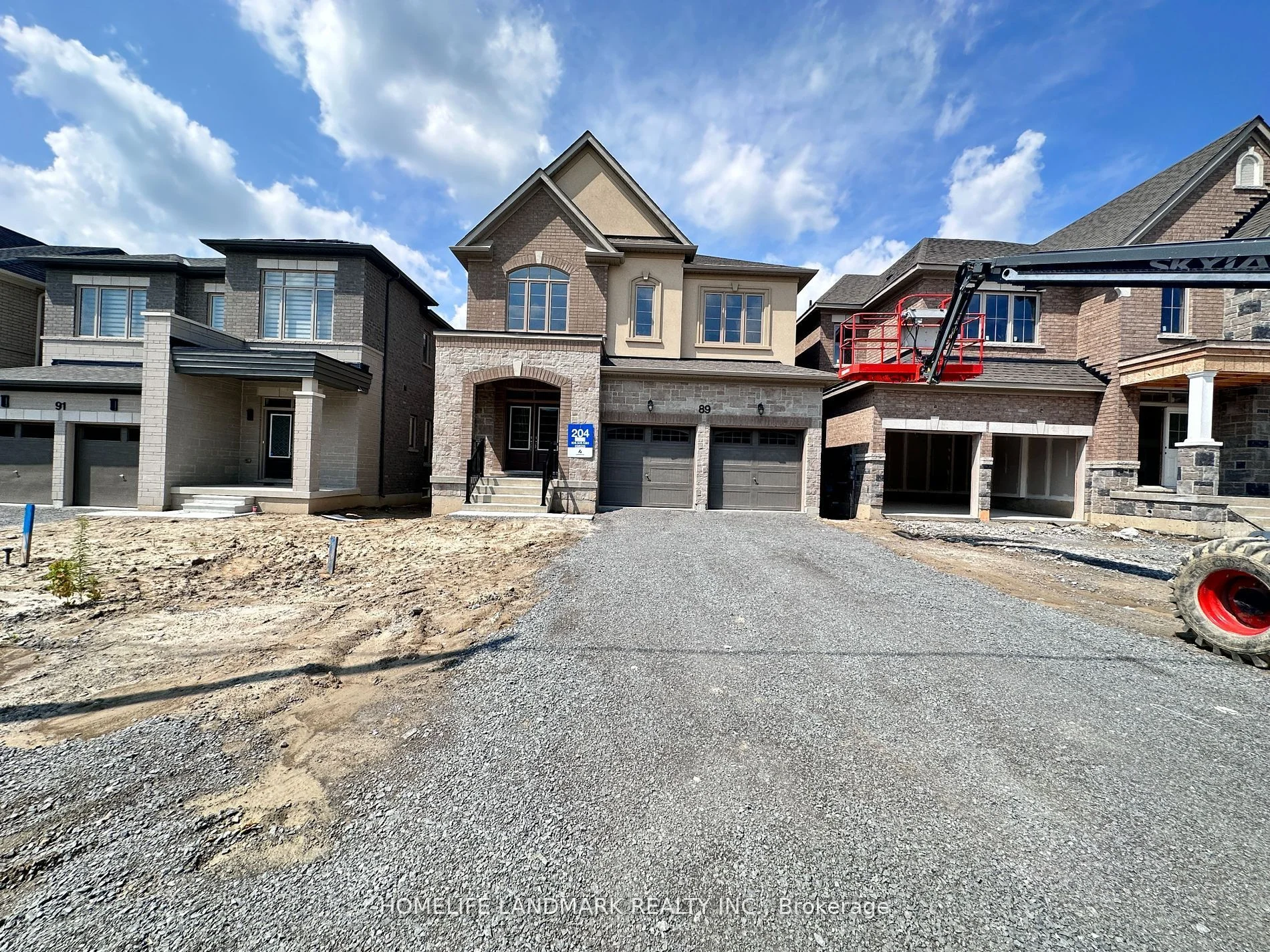 89 Silk Twist Drive, East Gwillimbury, ON L9N 0E5