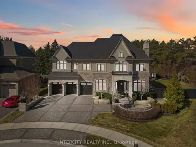 Detached in King