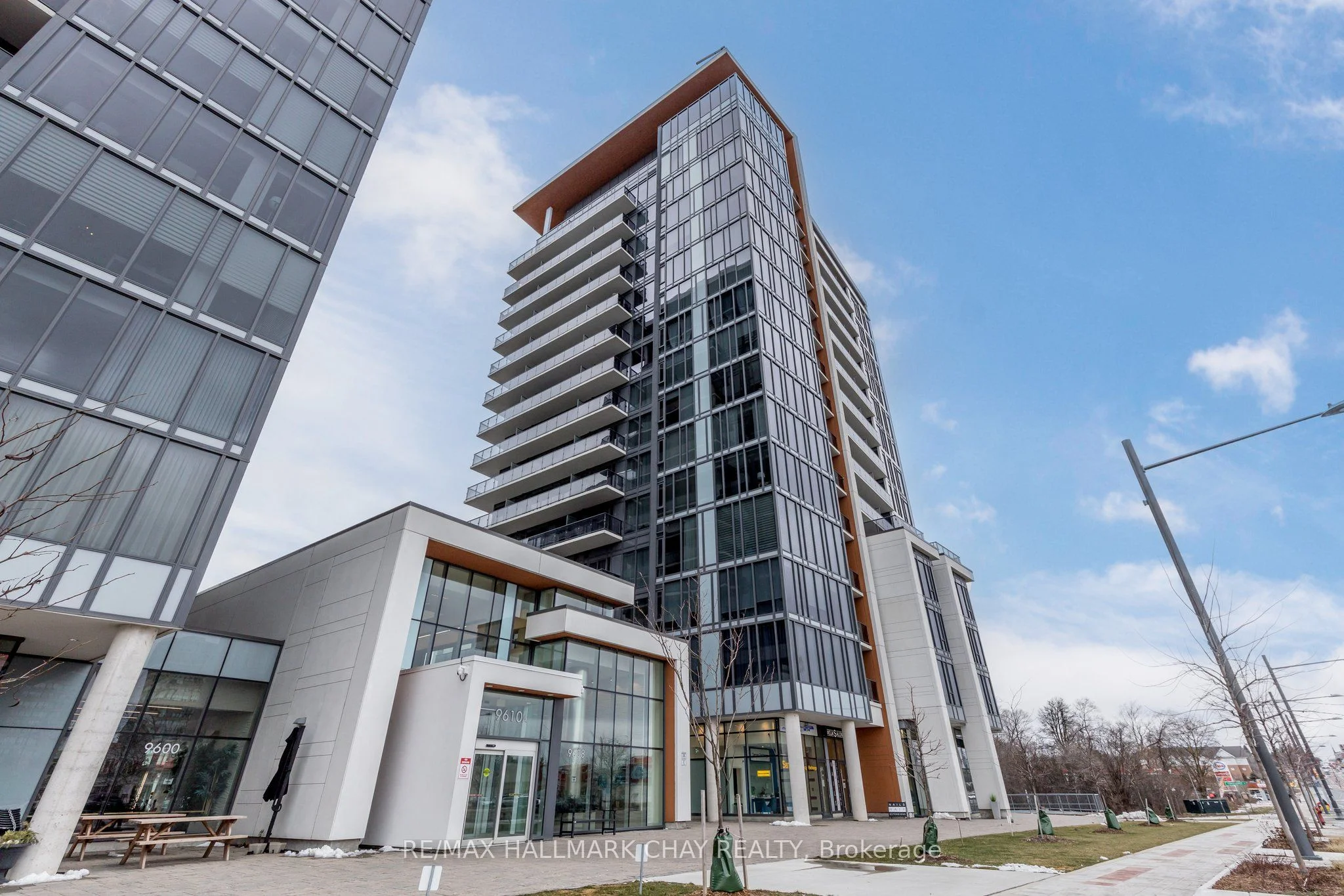 9608 Yonge Street 308a, Richmond Hill, On L4c 0x4