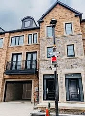 260 EAGLE Street 21, Newmarket, ON L3Y 1K1